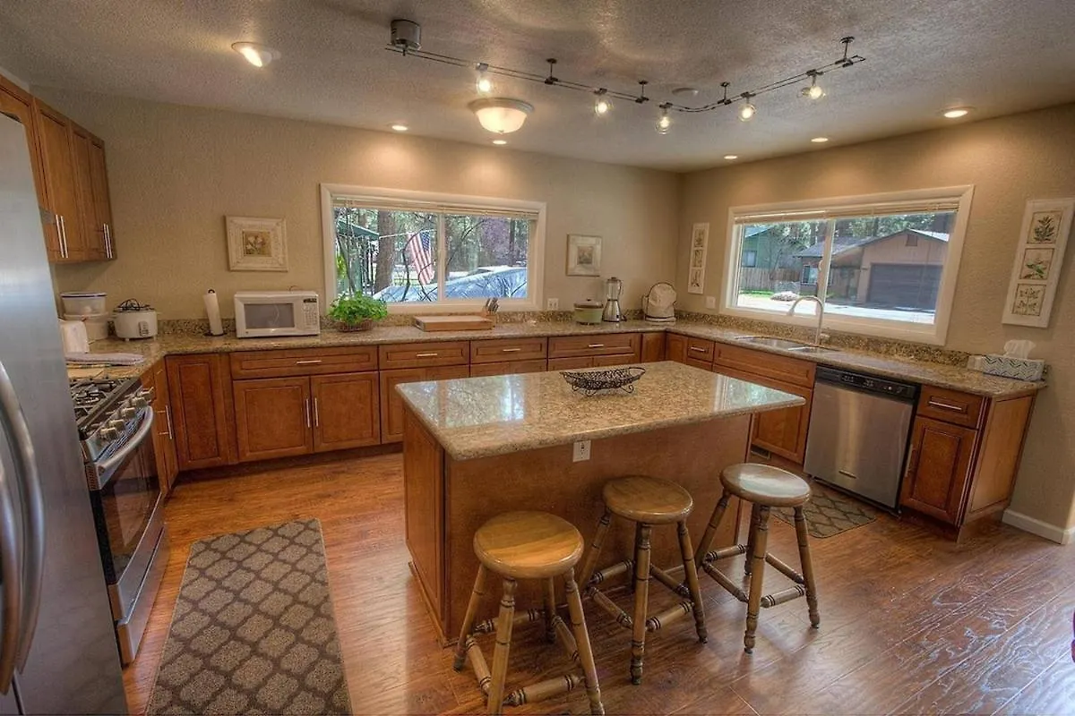 Corner Pocket Chalet Home South Lake Tahoe
