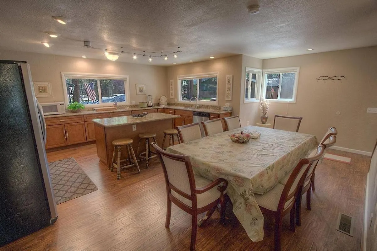 Holiday home Corner Pocket Chalet Home South Lake Tahoe
